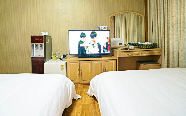 Emerald Hotel