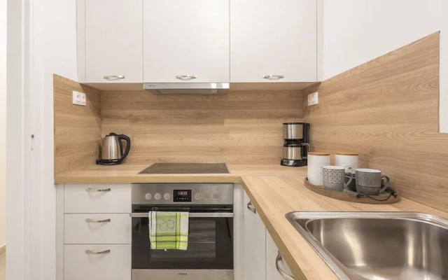 Athens Bright Suite by Cloudkeys