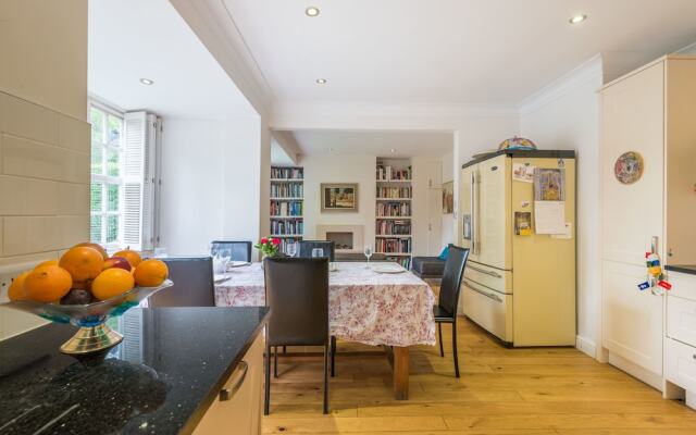 Charming Golders Green Home by Hampstead Heath