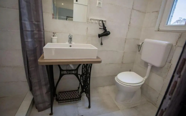 Vintage apartment near boulware