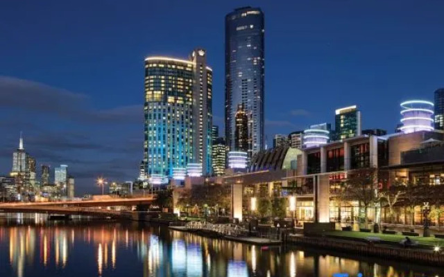 Grand St Kilda 2-story Sub Penthouse At Lucient