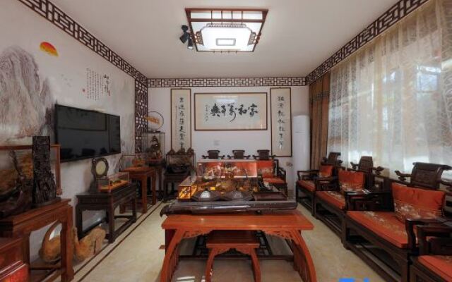 Yaqiu Courtyard Featured Hostel