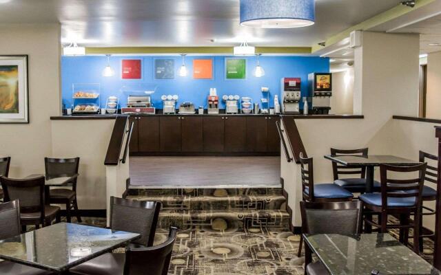 Comfort Inn & Suites St. Pete - Clearwater International Airport