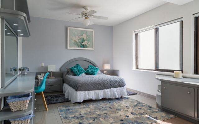 CASA REAL: Increíble casa sobre la laguna