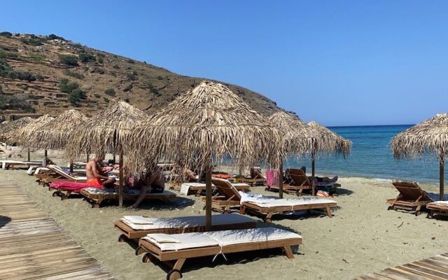 Luxury Villa By The Beach by VillaRentalsgr
