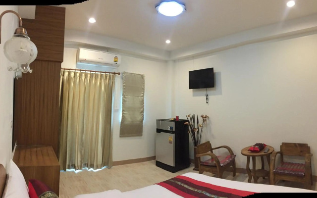 Maesot Siri Hotel