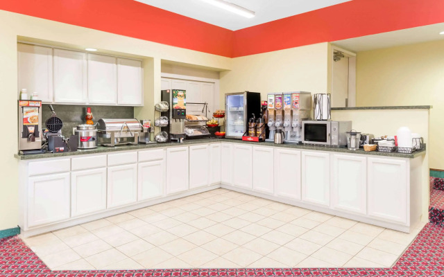 Ramada by Wyndham Vandalia