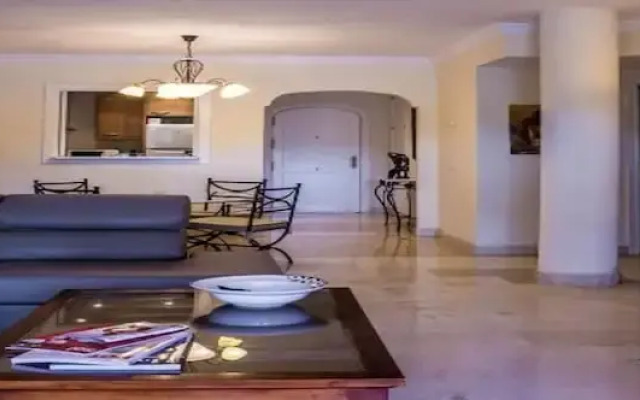 Lovely 2-bed Apartment in Elviria Nr Marbella