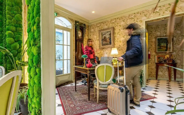 Hotel Romance Malesherbes by Patrick Hayat