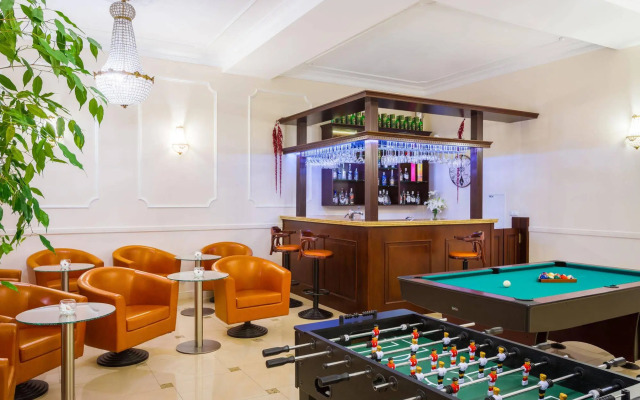 Royal Hotel