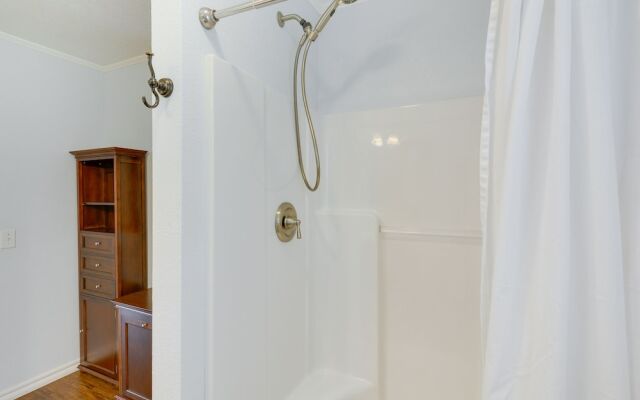 Rogers Vacation Rental ~ 7 Mi to Downtown