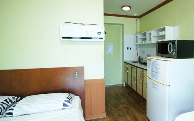 Anmyeondo Blue Ara Pension