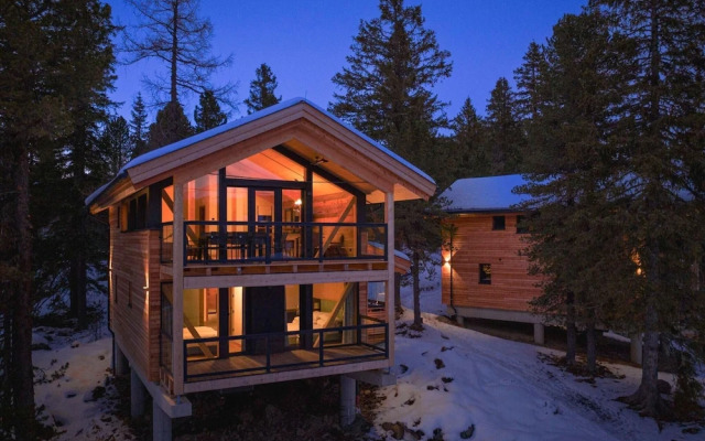 Lovely Chalet With hot tub