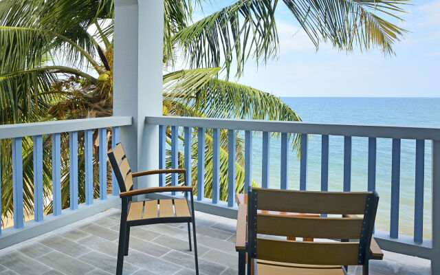Parrot Cove Lodge