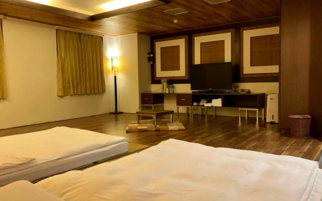 Fenchihu Hotel