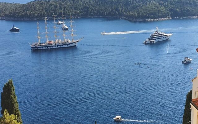 Blue Harmony Sea View Apartment