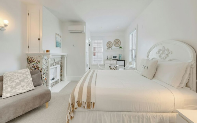 931 Beach Guest House