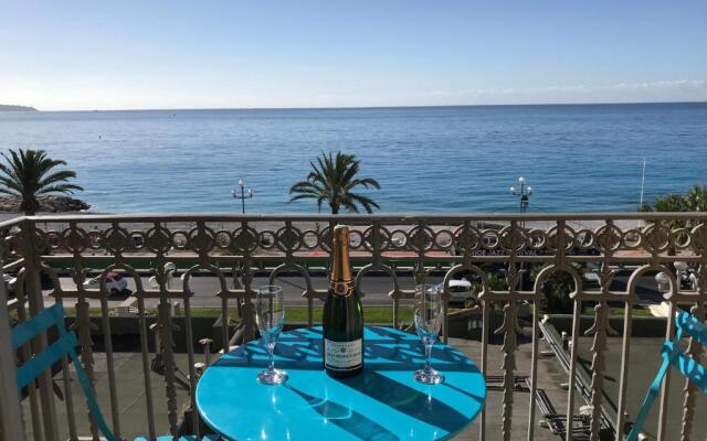 219 Promenade