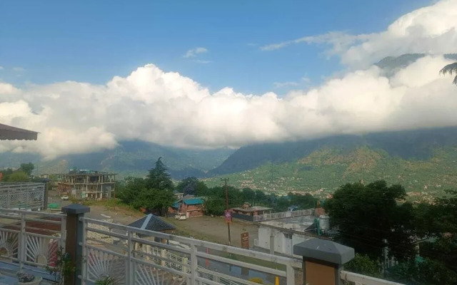 Anand Vardhan Resorts