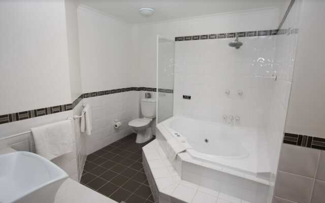Peninsula Nelson Bay Motel and Serviced Apartments