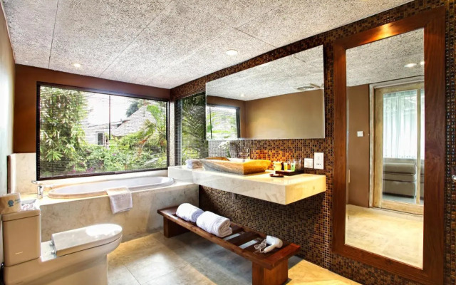 Segara Village Hotel