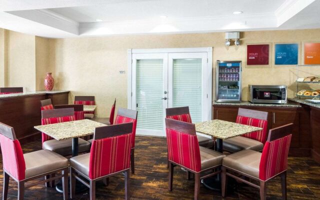Quality Suites Irving-Las Colinas