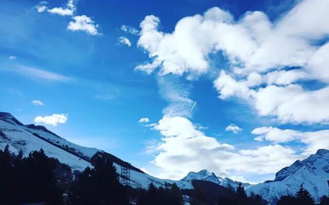 Twins 2 Alpes centre station