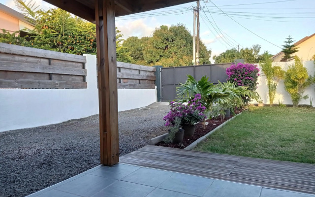 promo vacances ! jolie et spacieuse maison st pierre , JACUZZI, jardin,