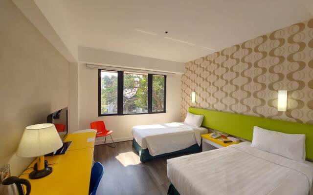 Silvermine Beach Resort