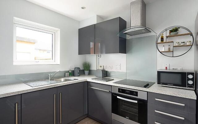 Stylish Serviced Apartment in Reading