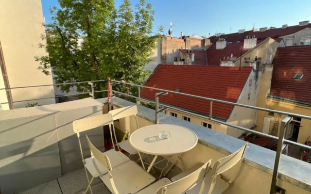 The Dante Prague Apartments - Family Apartments with FREE PARKING