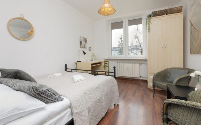 Warsaw Airport Apartment by Renters