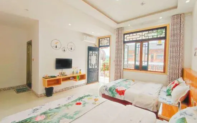 Libo Small Seven Hole Huiyun Pavilion B & B