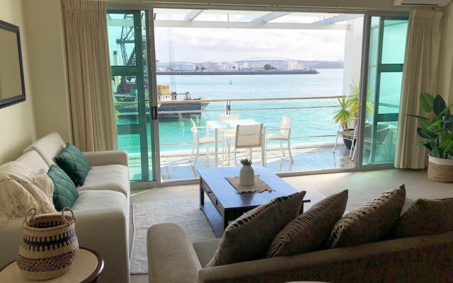 1BR Princes Wharf Seaview Apartment
