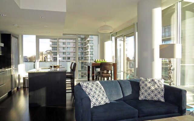 11th Heaven Contemporary Condo Heart of Downtown