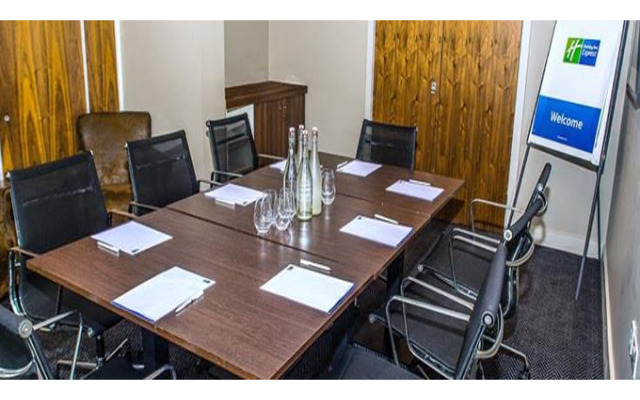 Holiday Inn Express Liverpool Hoylake
