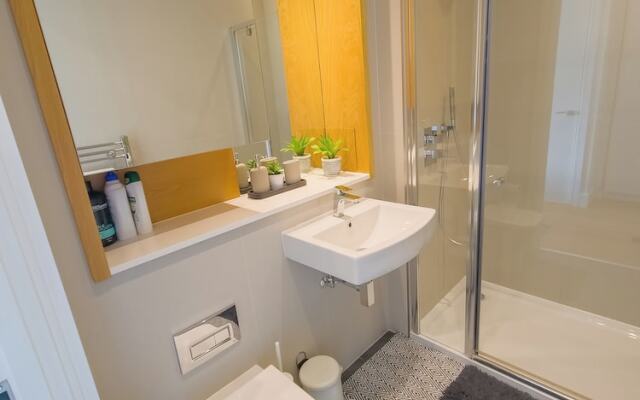 Captivating 1-bed Apartment in Slough With Kingbed