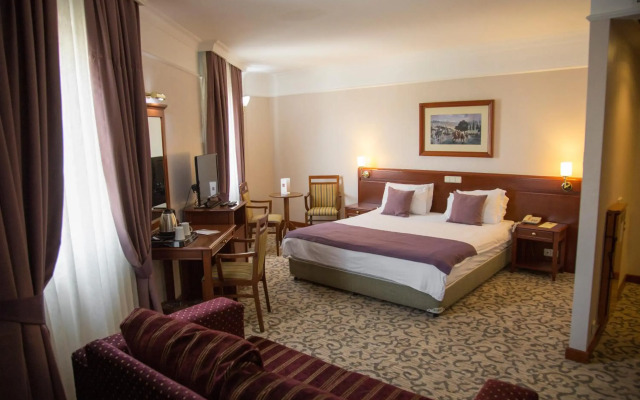 Timhotel Opera Blanche Fontaine