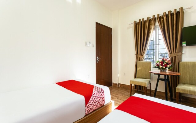 Euro Gold House And Coffee by OYO Rooms