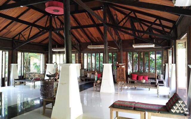 Chivaree Hotel And Resort