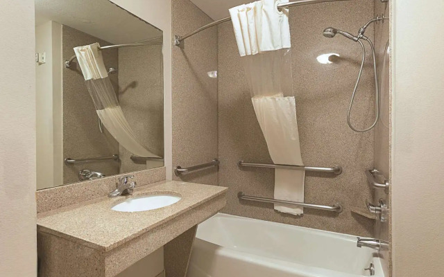 Kemah Edgewater Hotel, SureStay Collection by Best Western
