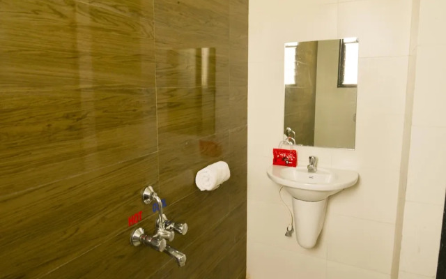 OYO 4437 Hotel Sai Sakha