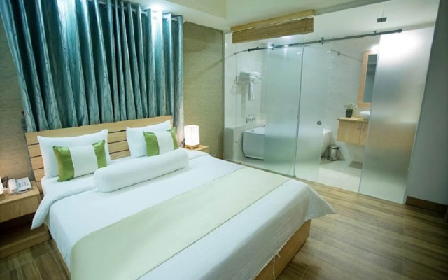 Thuy Sakura Hotel & Serviced Apartment
