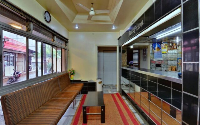 Goroomgo Neelam Indore