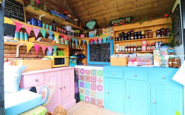 8-bed Lotus Belle Mahal Tent in The Wye Valley