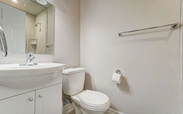 Elevate Rooms near Allan Gardens
