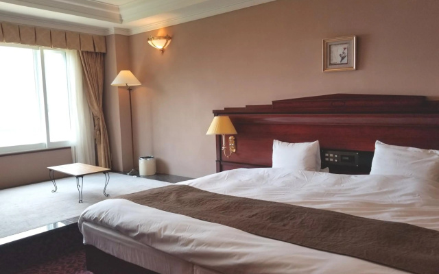 Hotel Neuschloss Otaru – Guest Rooms – Otaru