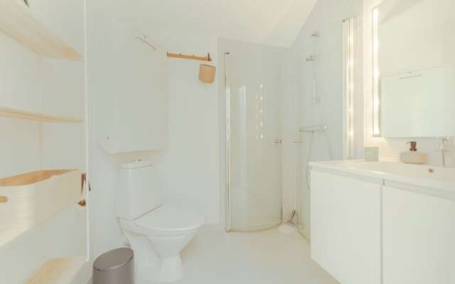 Stunning Views / Penthouse / Decorative / Parking