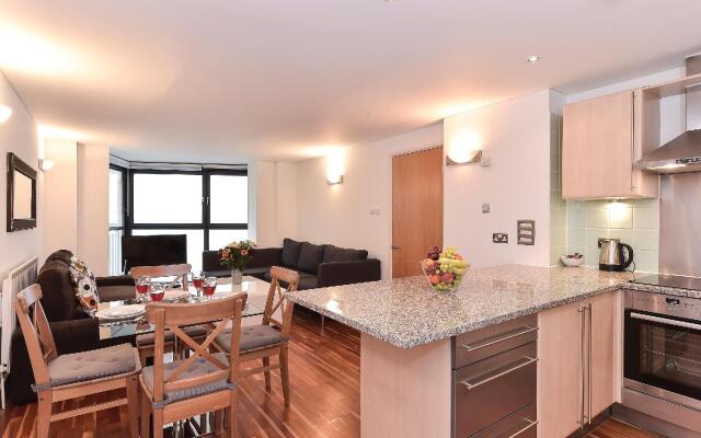 Waterside Níké Apartments