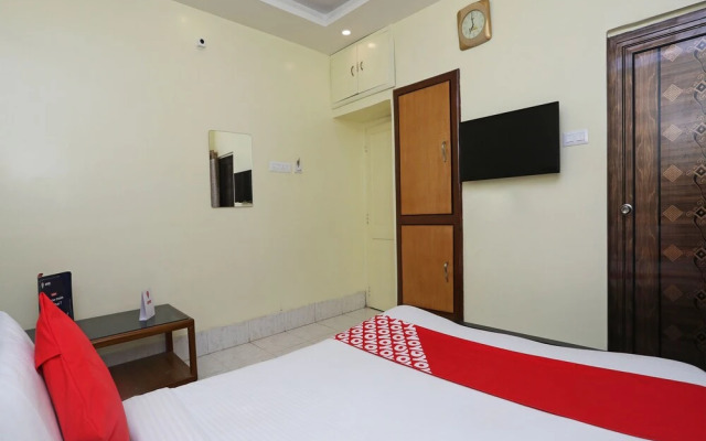 Oyo 16820 Ken Guest House